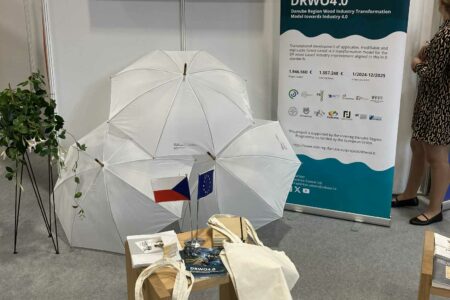 23f9e433-c0fc-4dbc-8f82-8e5eeea3d6a1